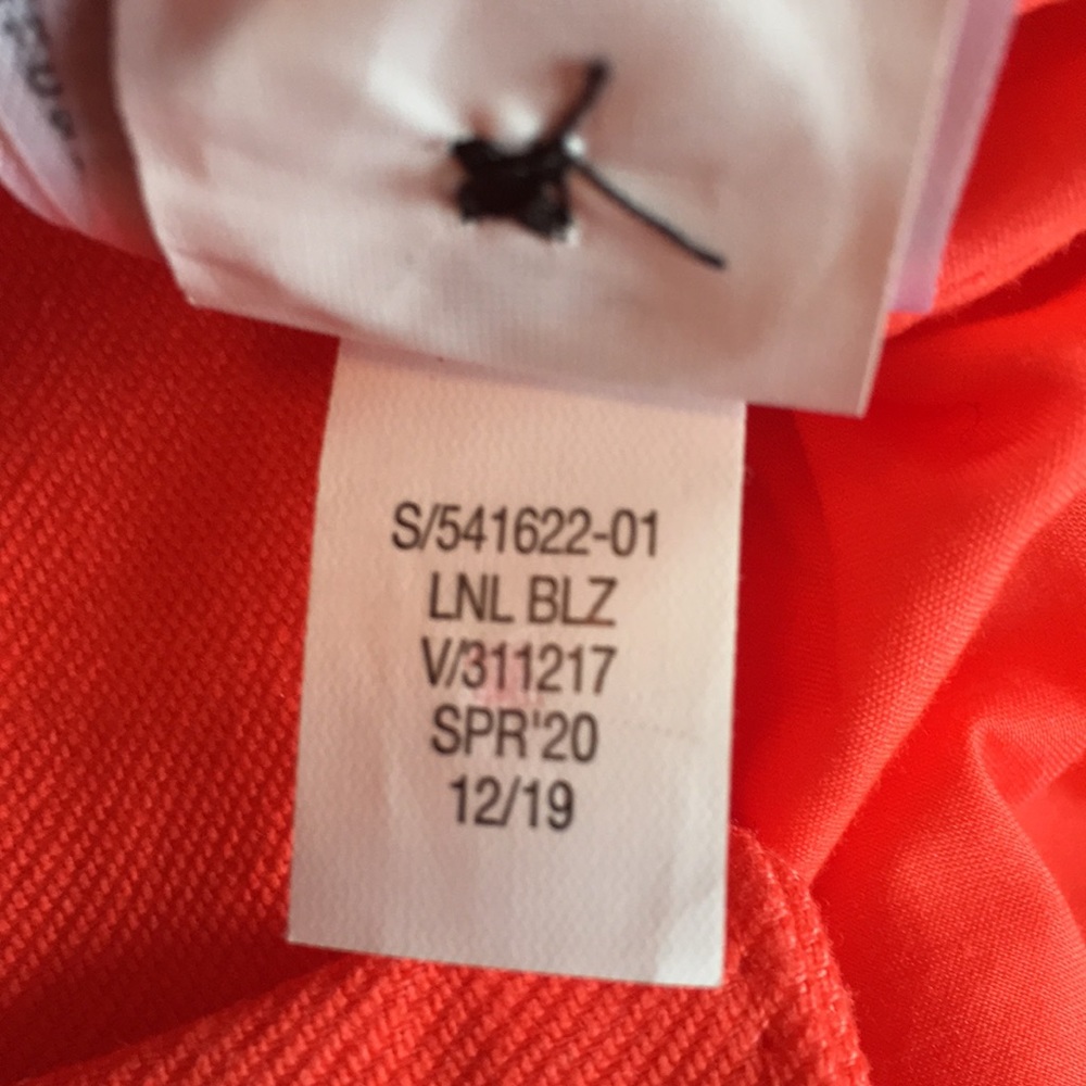 Banana Republic Coral Linen Blazer & Shorts Suit - Picture 13 of 15